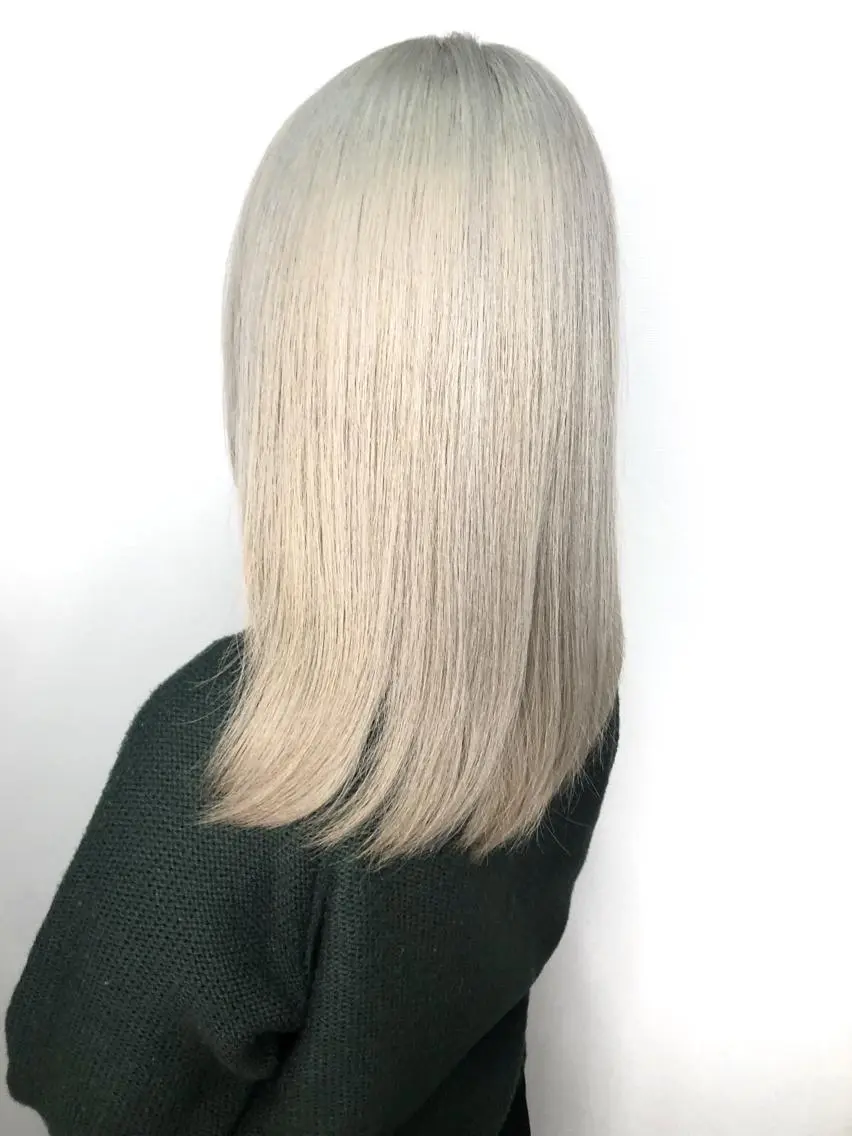 ミディアム カラー 服部 樹季のヘアスタイル