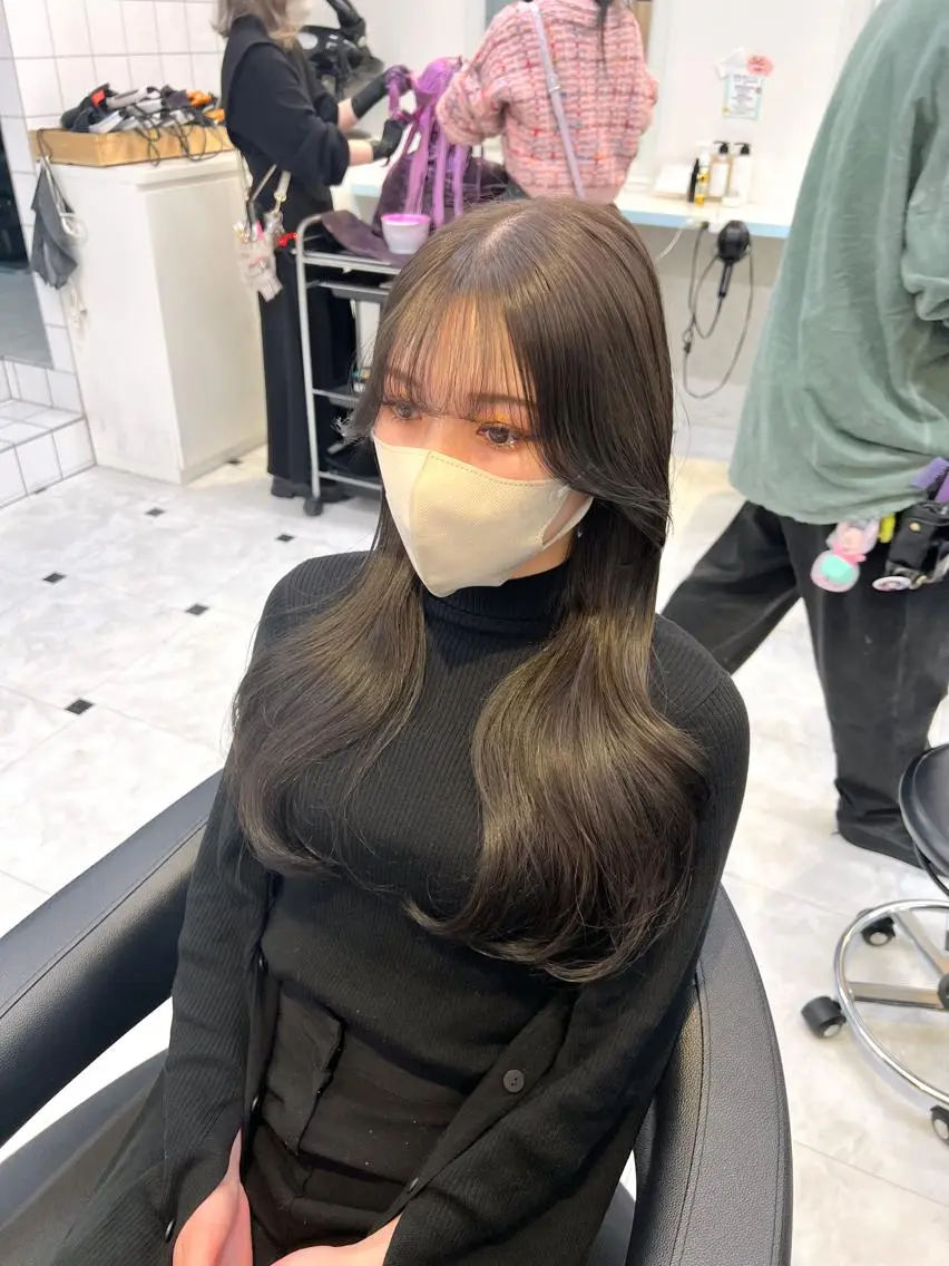 ロング カラー ヘアアレンジ グレージュ くびれヘア 顔周りカット 💖韓国ヘアの匠 💖TAKUMI💖のヘアスタイル