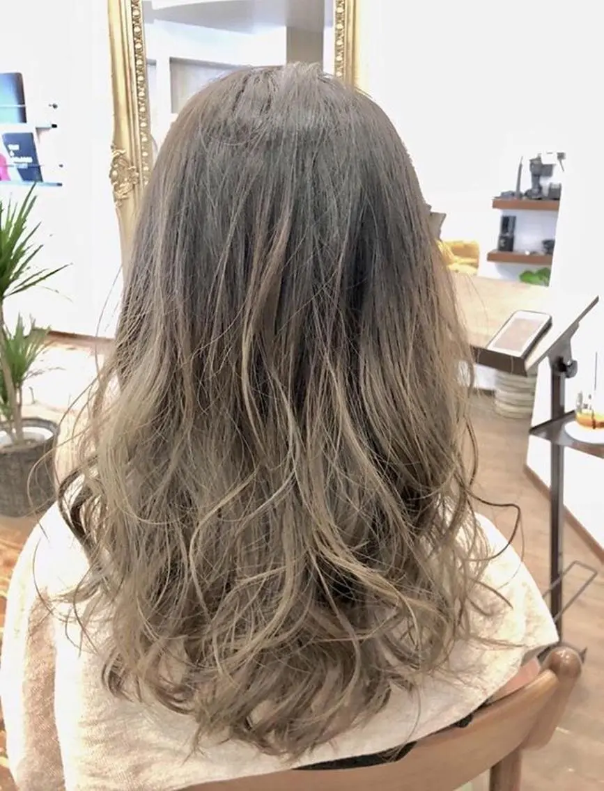 ロング カラー ヘアカラー トリートメント 💎JADE GRACE💎のヘアスタイル