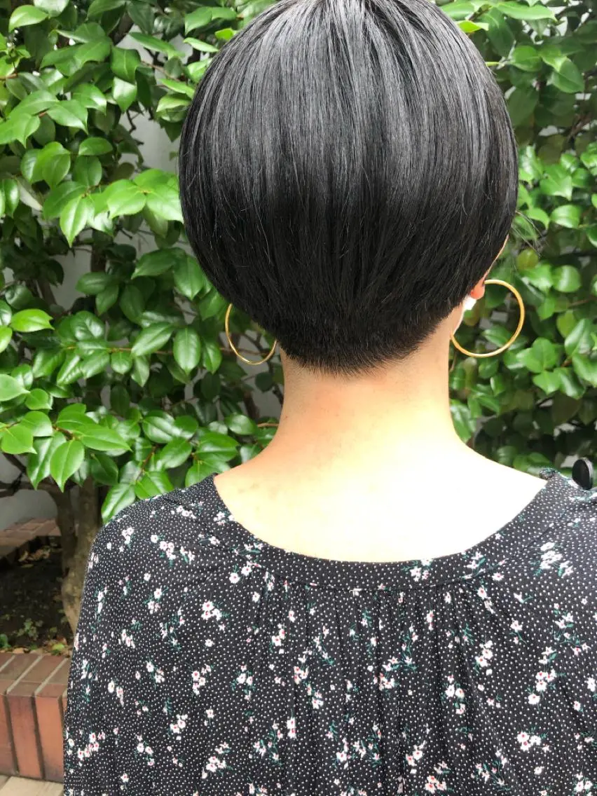 ショート カラー 長井 美佳のヘアスタイル