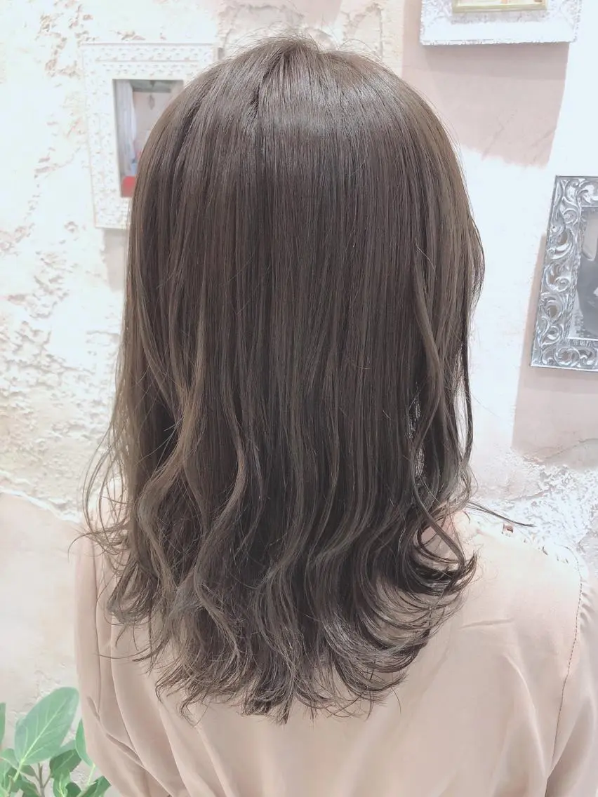 ミディアム アッシュ カット ヘアカラー トリートメント 代表山口ひな 髪質改善のプロのヘアスタイル