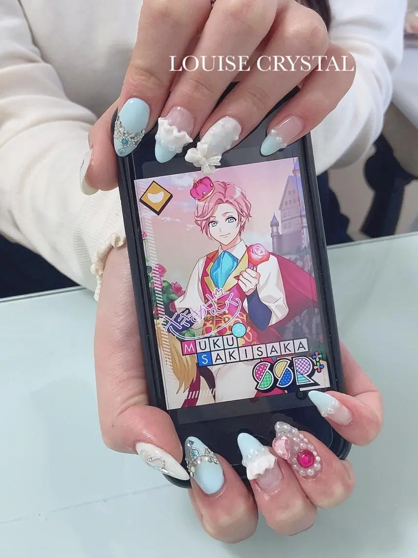 ネイル ハンドネイル LOUISE CRYSTALのネイルデザイン