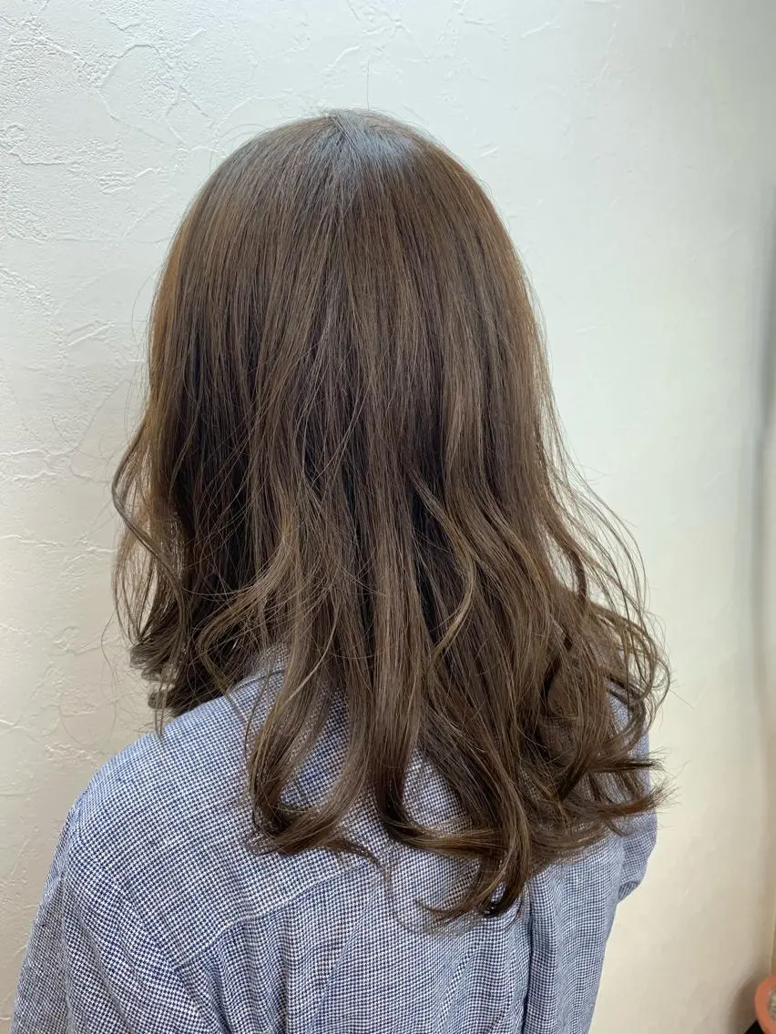 セミロング カラー アッシュ ベージュカラー 菅沼 まみのヘアスタイル