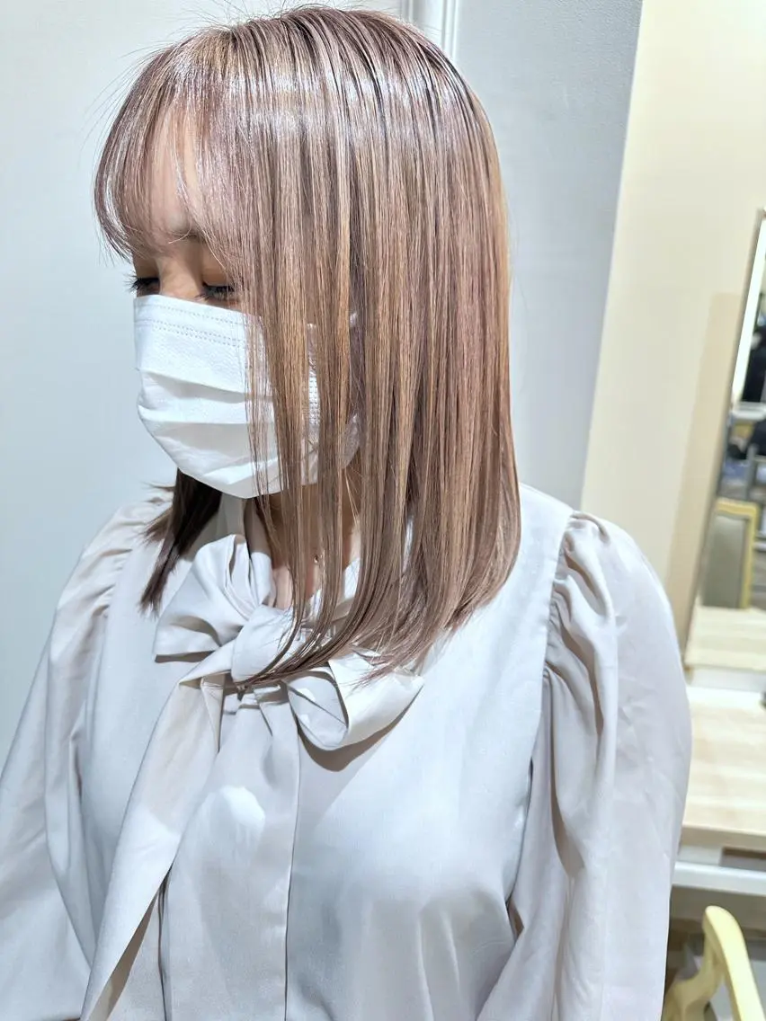 ミディアム カラー グレージュ カット ヘアカラー 小顔レイヤー/ ベージュ🤍Rieのヘアスタイル