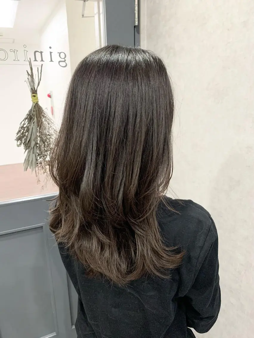 セミロング レイヤーカット giniro ホソミのヘアスタイル