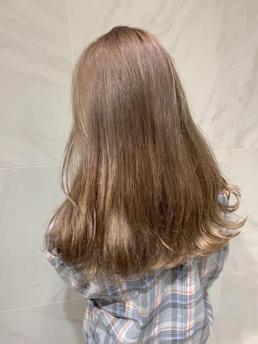 セミロング カラー ベージュカラー チバ タクミのヘアスタイル