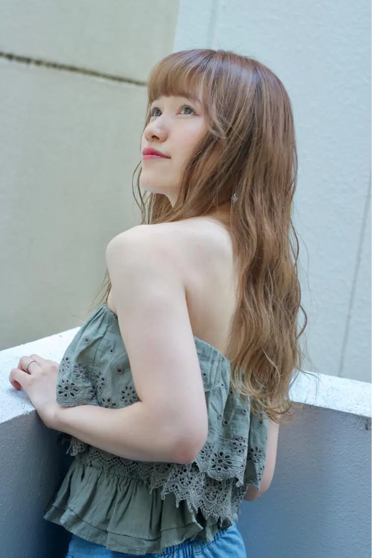カラー 天野 利咲のヘアスタイル
