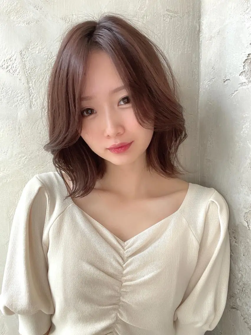 ミディアム カラー パーマ ヘアアレンジ イルミナカラー ボブ くびれヘア かきあげバング 髪質改善 骨格別小顔カット/ 顔周りカット/金井のヘアスタイル
