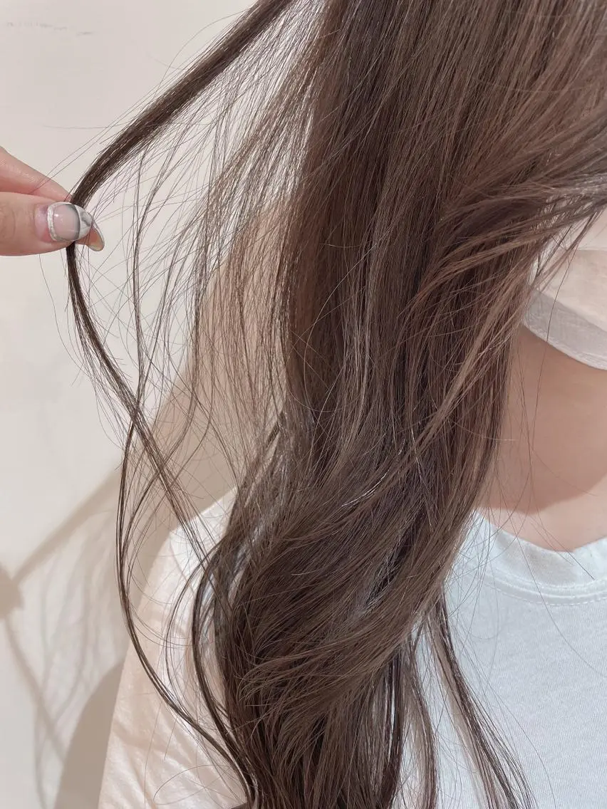 セミロング カラー グレージュ ハイライトカラー ハイライト カット ヘアカラー トリートメント 🦖鶴岡 香純🦖のヘアスタイル
