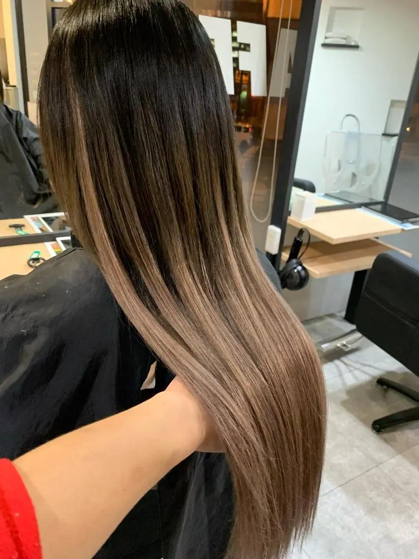 ロング カラー シールエクステ バレイヤージュ ブリーチ ブルーカラー ブラウンカラー レイヤー/エクステ alpha下妻のヘアスタイル