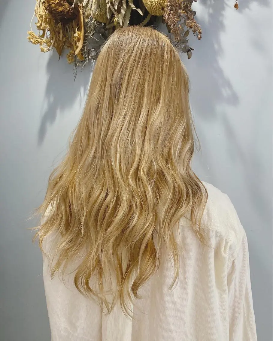 ロング カラー ヘアアレンジ Flamme Annaのヘアスタイル