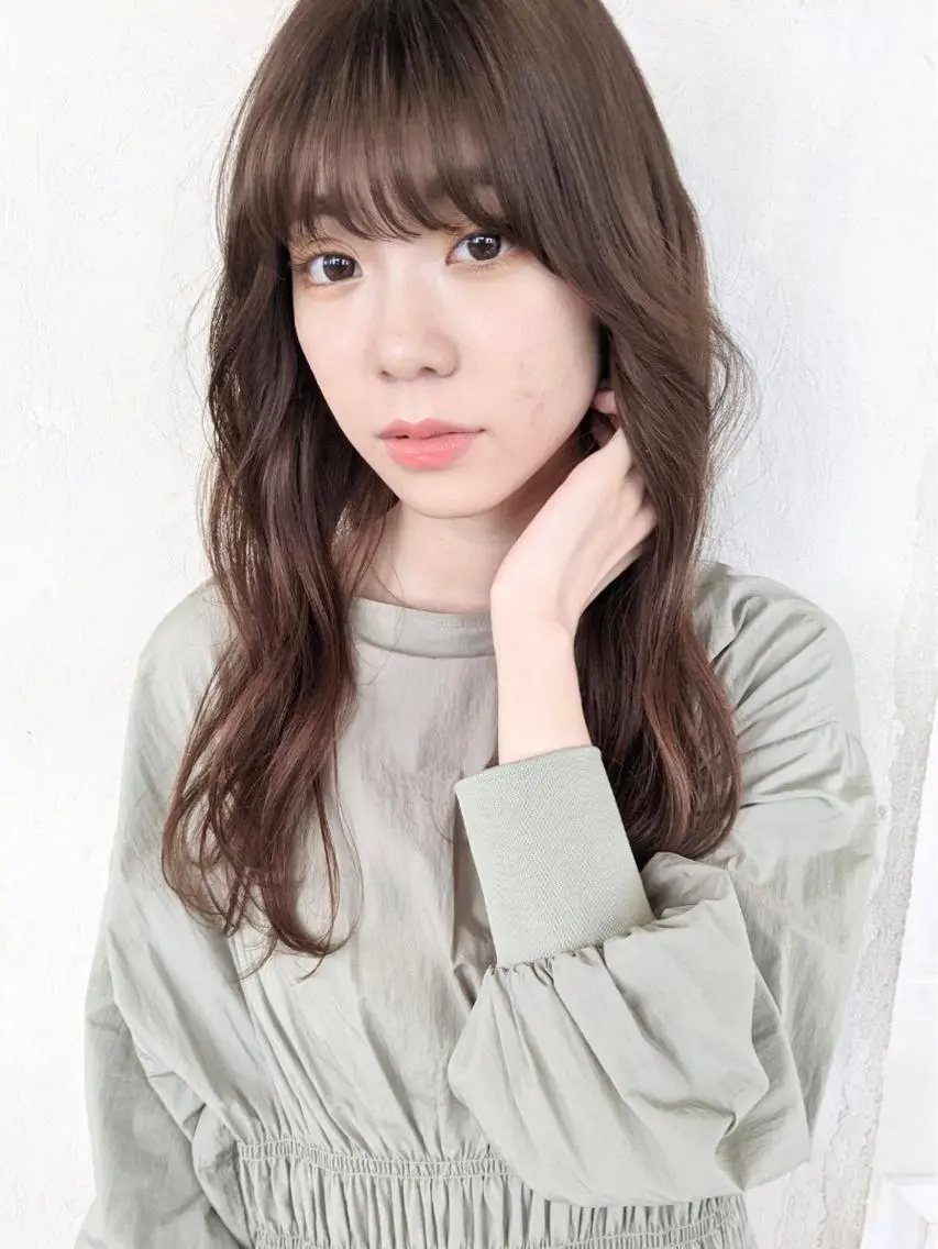 ロング カラー パーマ アッシュ ベージュカラー ロング カット パーマ トリートメント kitin 吉祥寺 山岸花のヘアスタイル