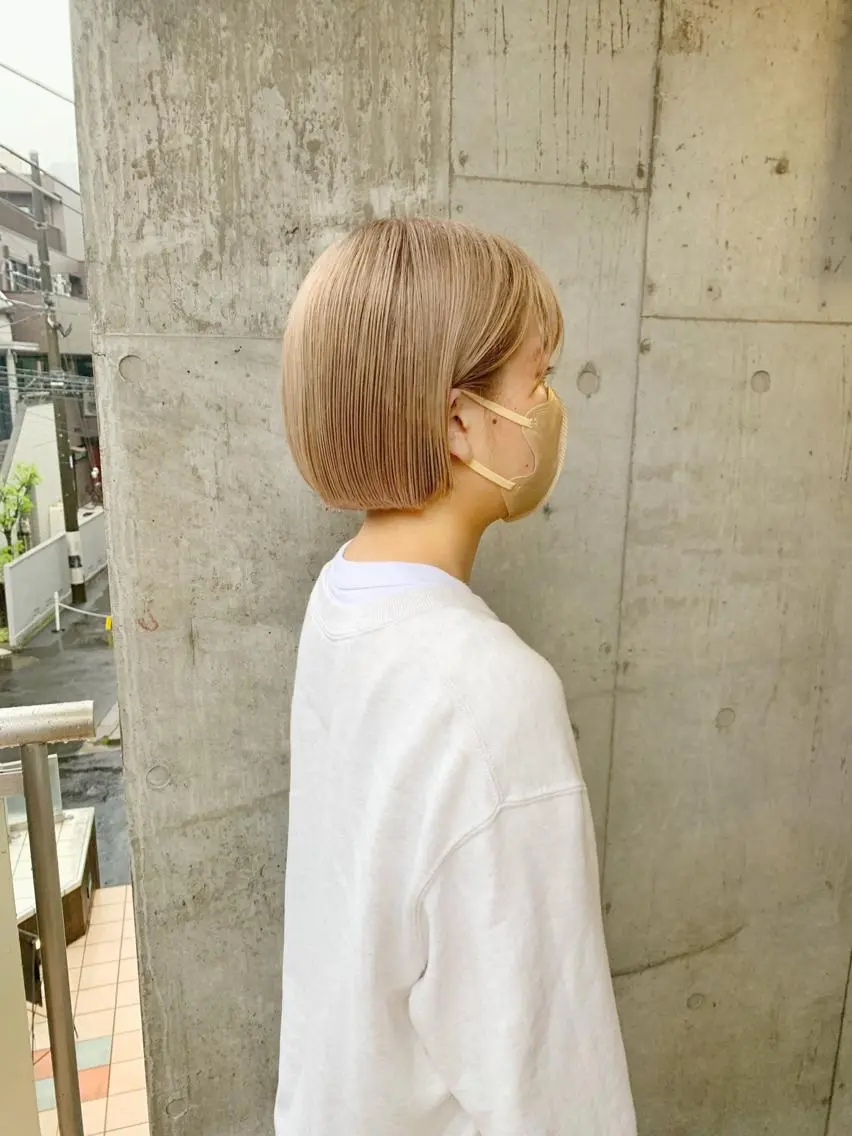 ショート カット ヘアカラー トリートメント ミルクティーベージュ ブリーチ 店長 清水のヘアスタイル
