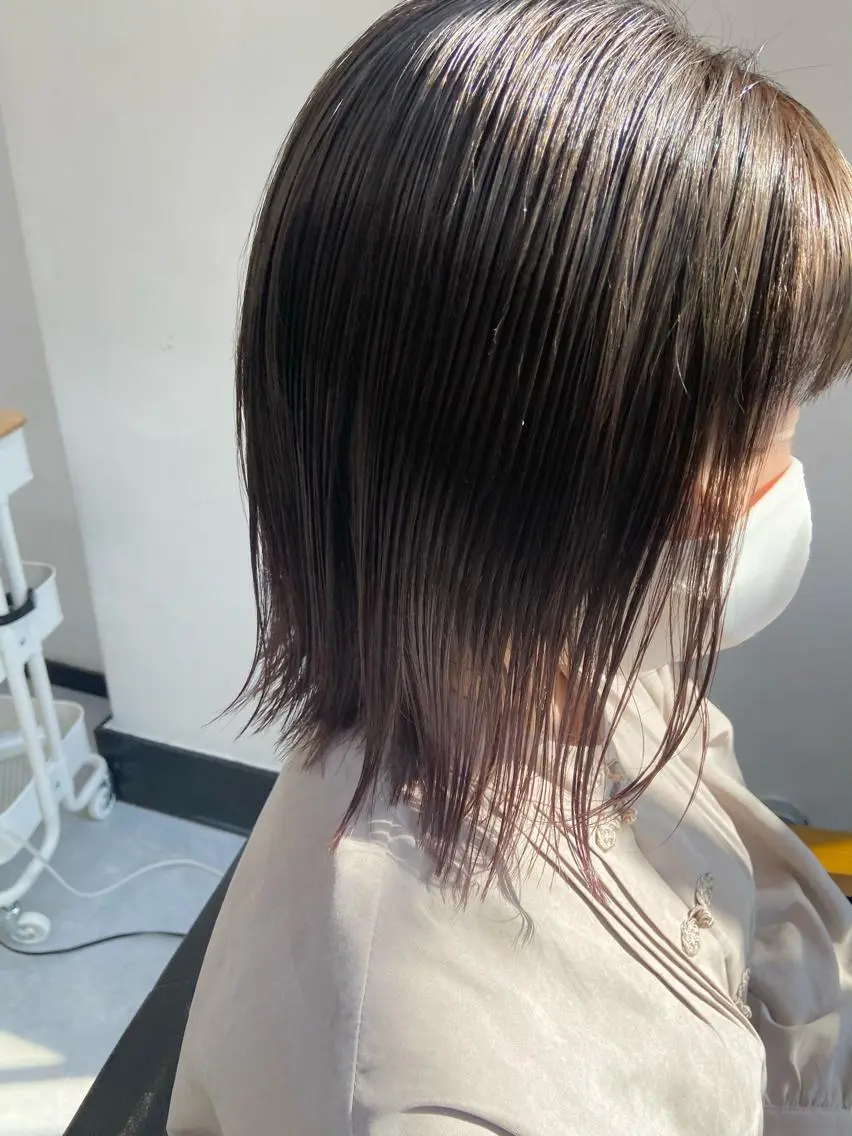 ミディアム カラー ブリーチ イルミナカラー 外ハネヘア カット ヘアカラー トリートメント 田中 あやなのヘアスタイル