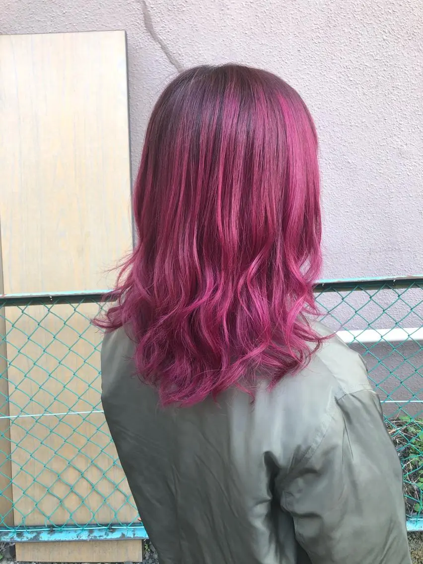カラー 最高級エクステ /羽エクステ白石宇由のヘアスタイル