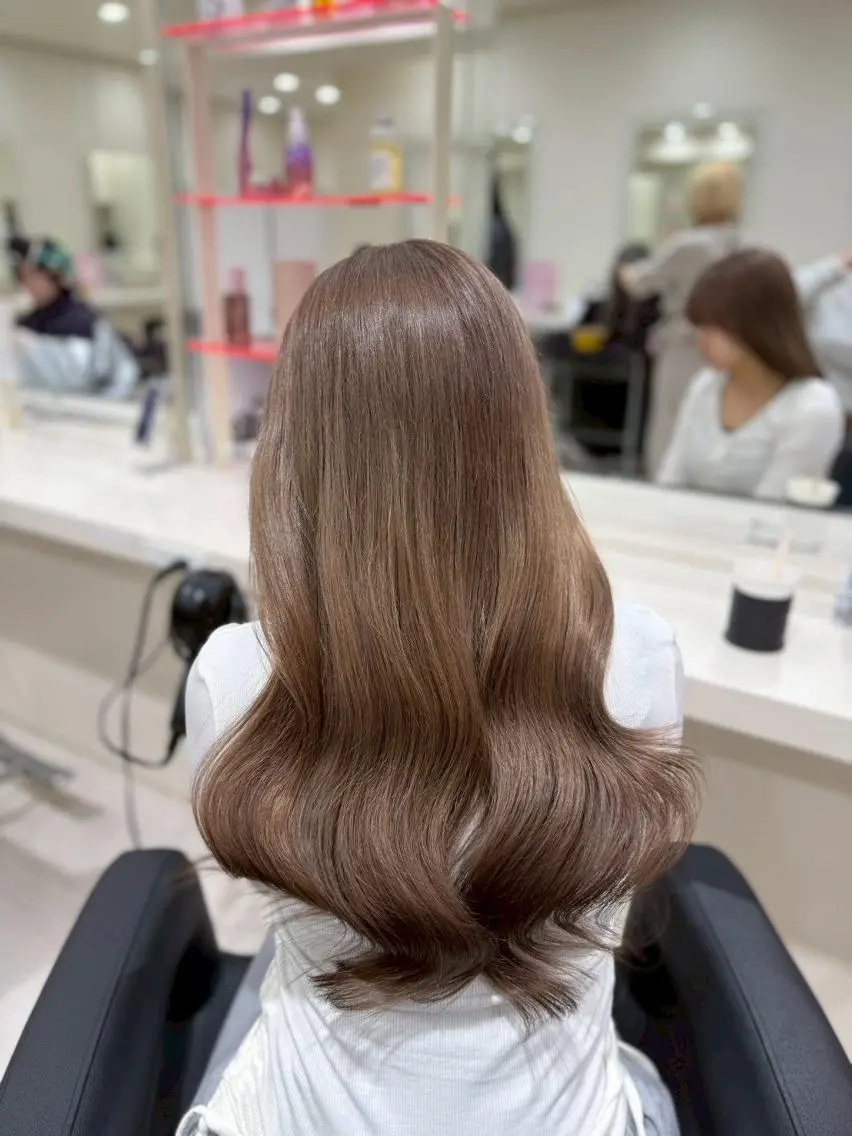 カラー 夏の透明感🤍トレ ンドレイヤー🤍銀座のヘアスタイル