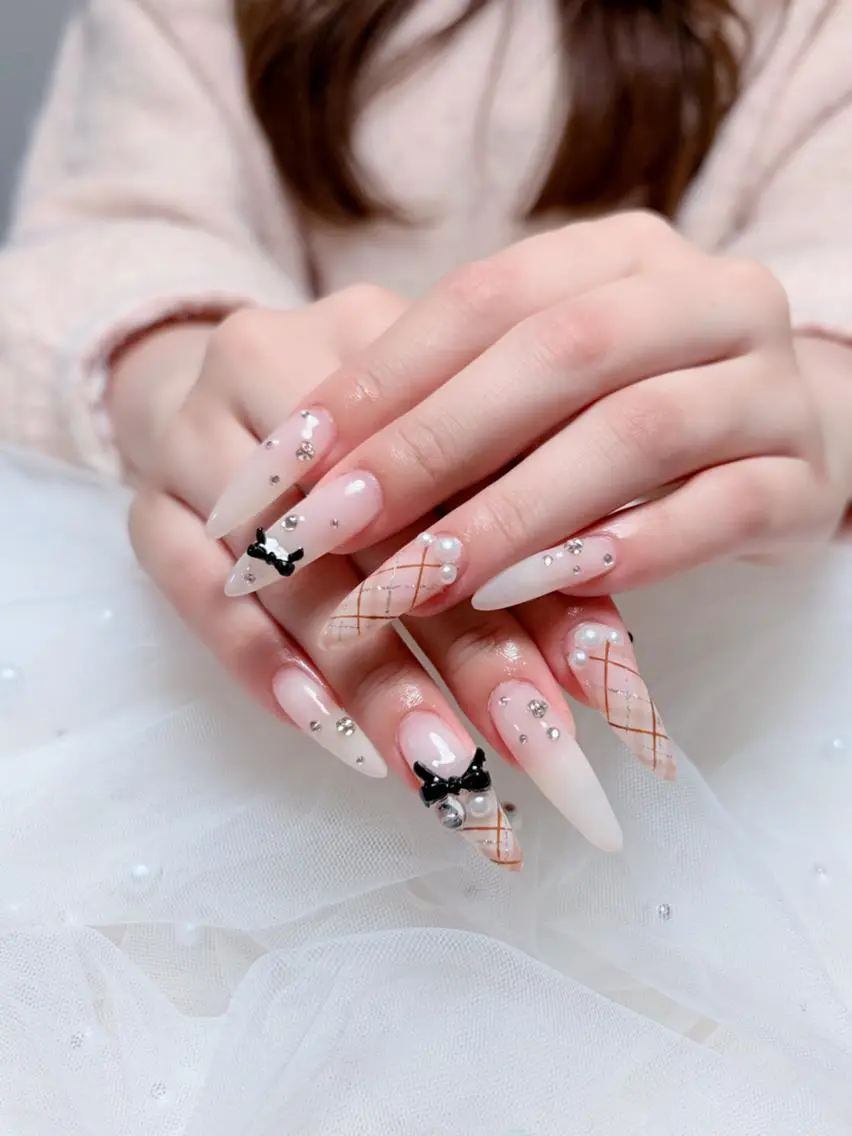 ネイル 韓国ネイル マグネットネイル 持ち込み ニュアンスネイル シンプルネイル ハンドネイル ハンドケア ハイン ネイルのネイルデザイン