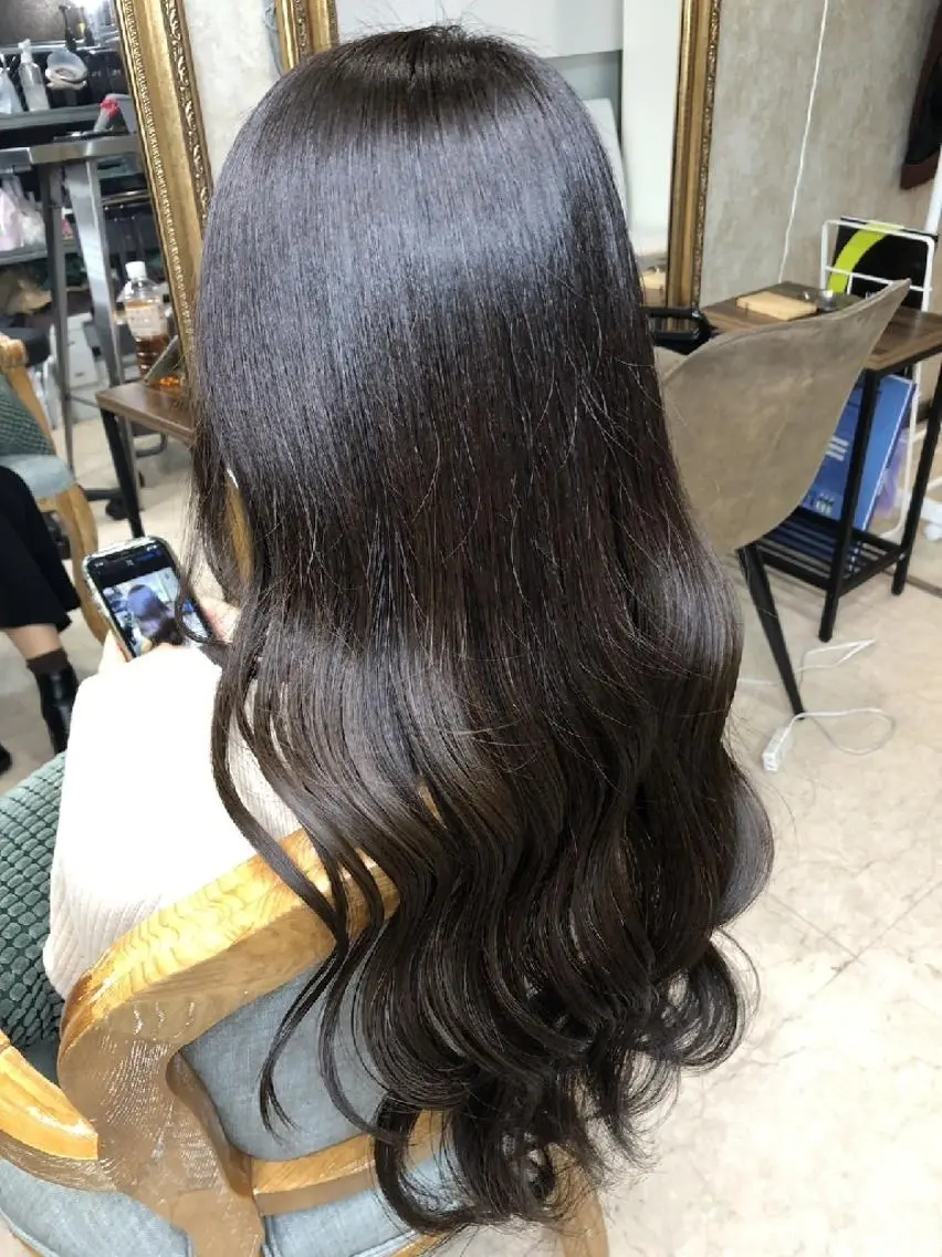 ロング カラー カット トリートメント AnFye une qatllのヘアスタイル