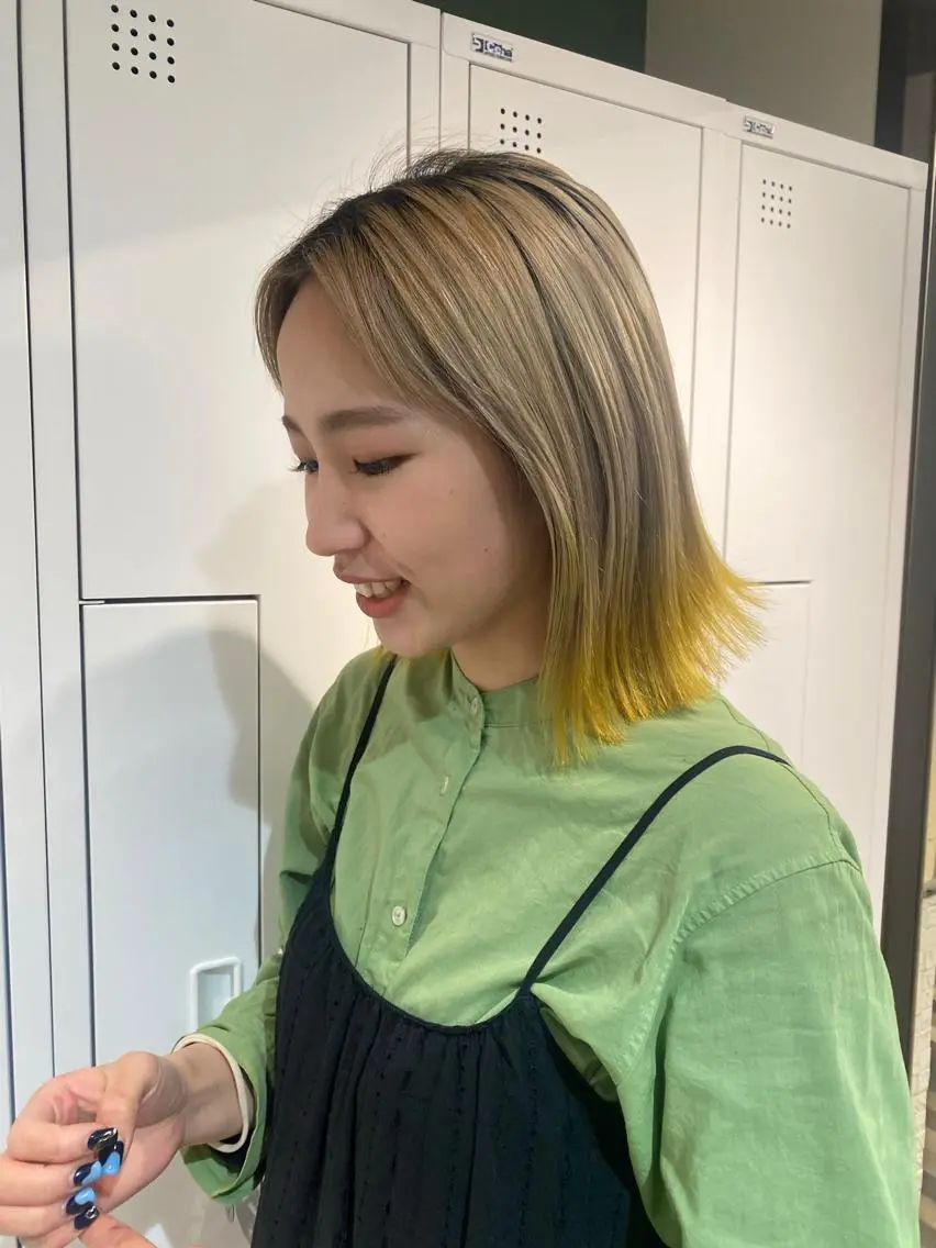 セミロング カラー ベージュカラー イエローカラー カット ヘアカラー トリートメント 中井 一葉のヘアスタイル