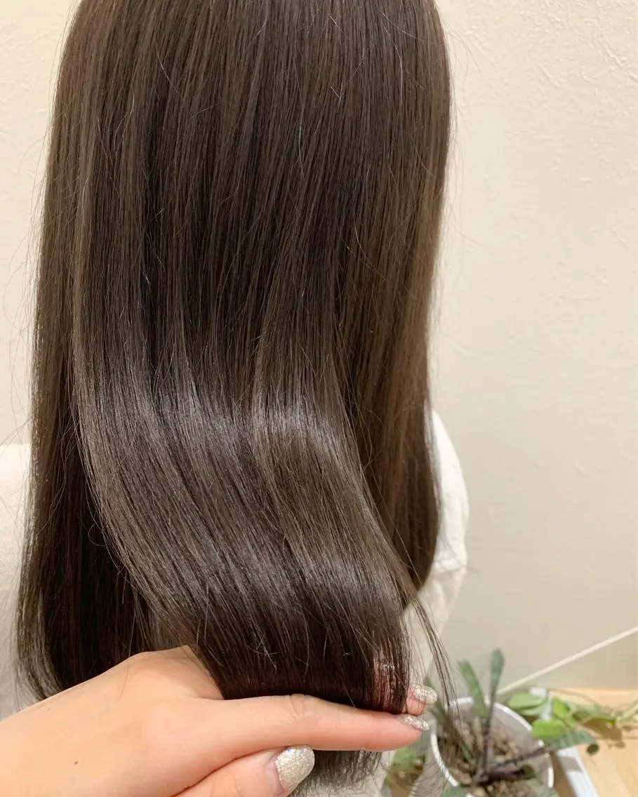 ロング カラー グレージュ hubhair レイヤー/透明感のヘアスタイル