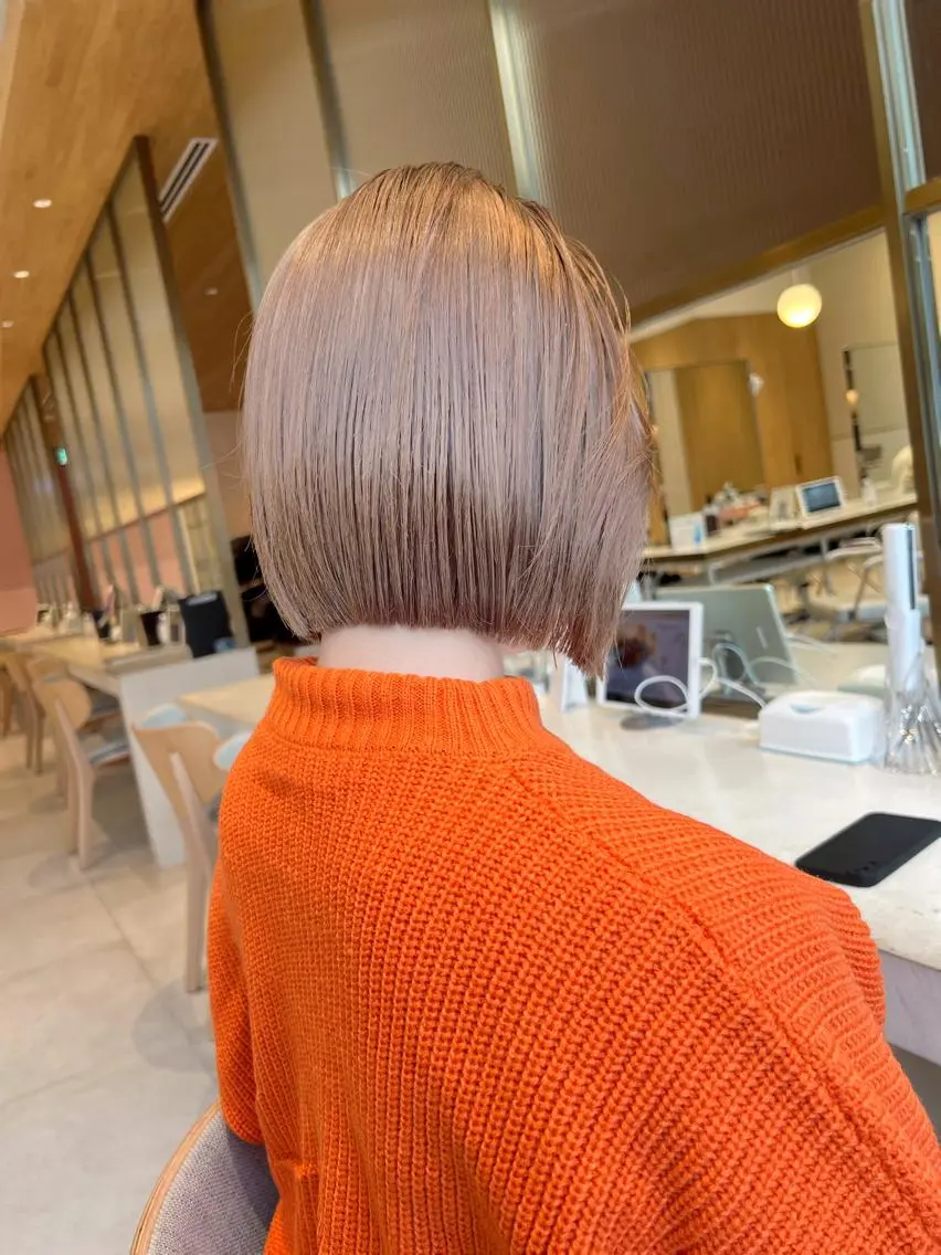 ショート カラー パーマ ヘアアレンジ ベージュカラー 透明感カラー グレージュ ボブ カット ヘアカラー トリートメント レイヤー専門家 ダブルカラー修のヘアスタイル