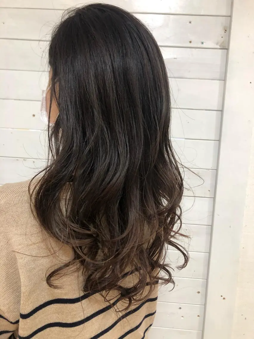 ロング カラー グラデーションカラー カット パーマ トリートメント ナチュラルオーブン 大村店🍀深松孝枝のヘアスタイル