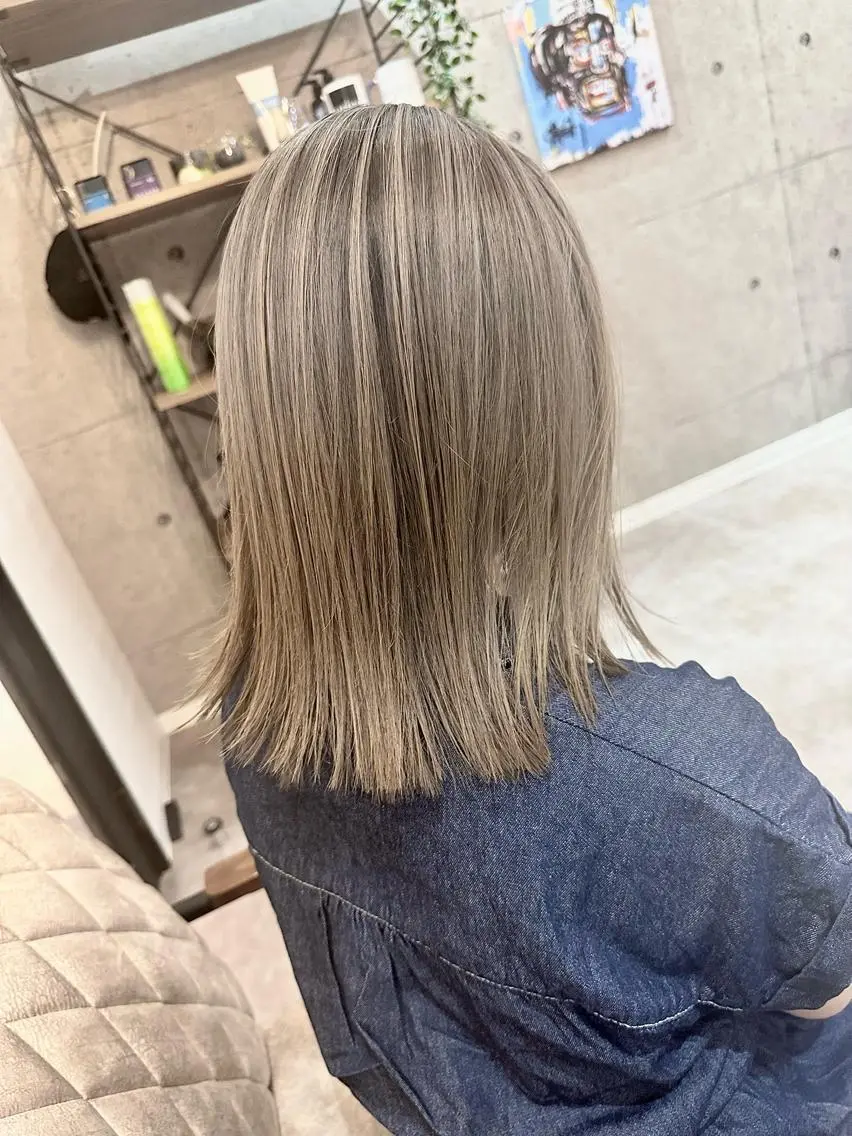 ミディアム ヘアカラー 🔷ブリーチバレイヤ ージュ🔷飯野達也のヘアスタイル