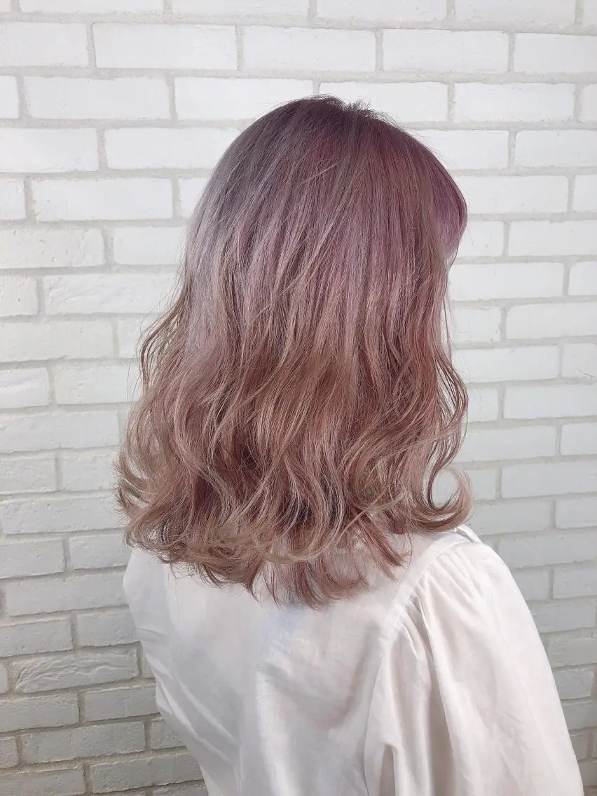 ミディアム カラー 小島 侑衣のヘアスタイル