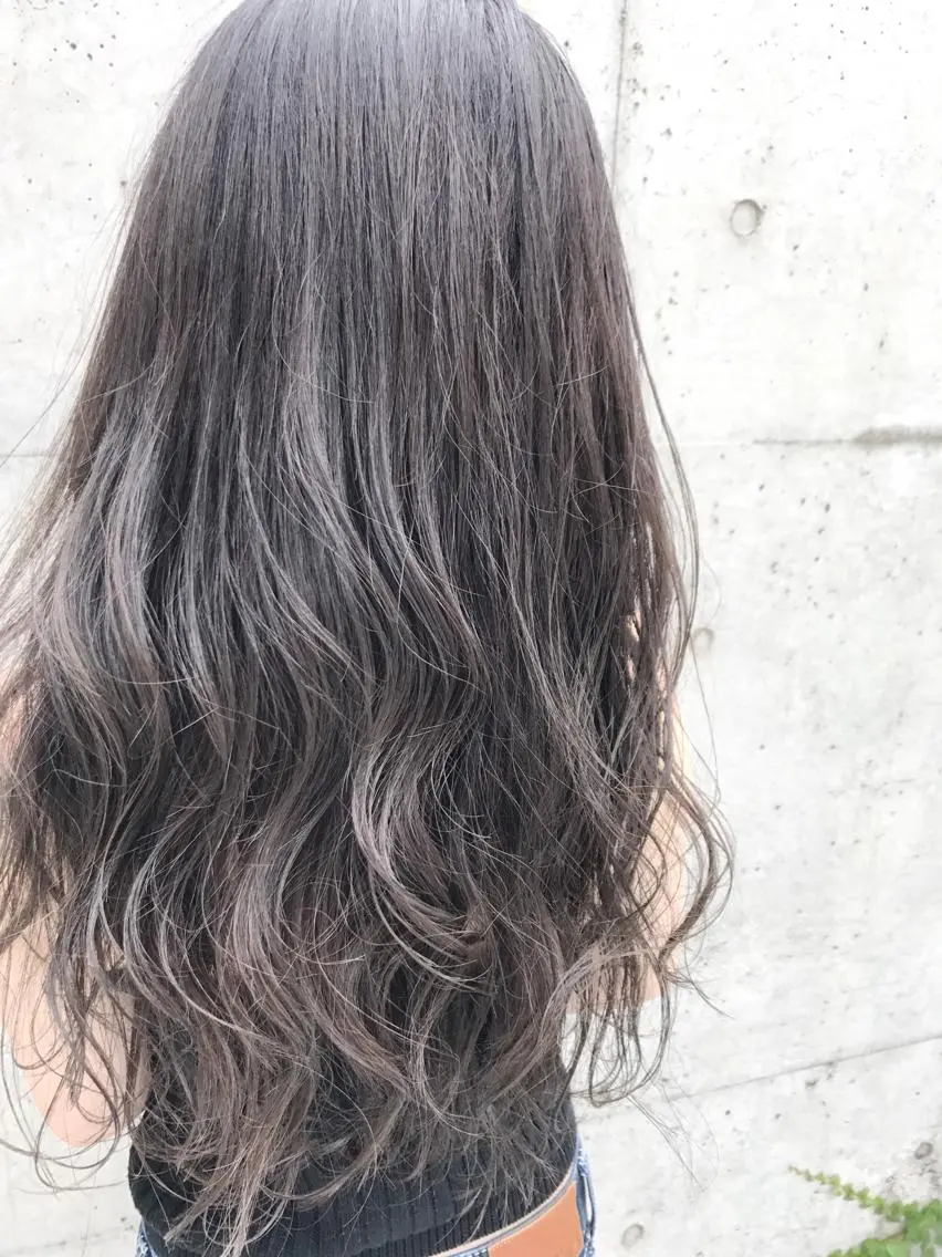 ロング カラー グレージュ シルバー シルバーグレージュ 【完全マンツー 恵比寿】佐藤 翔のヘアスタイル