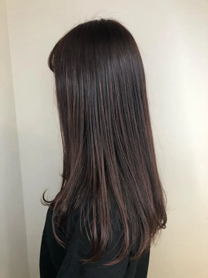 ロング カラー ウルフカット／吉村 桃子のヘアスタイル