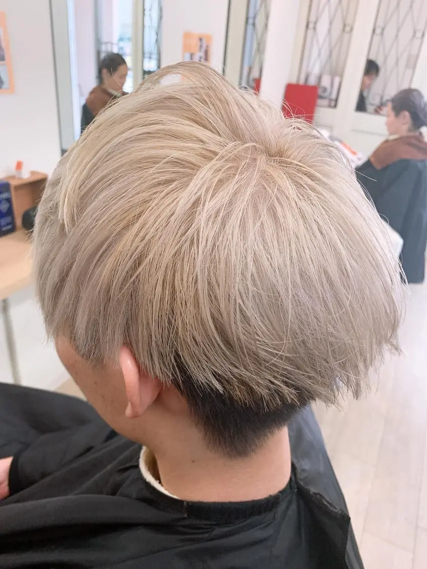 ショート カラー ベージュカラー ホワイトベージュ Gemini代表 Maedaのヘアスタイル