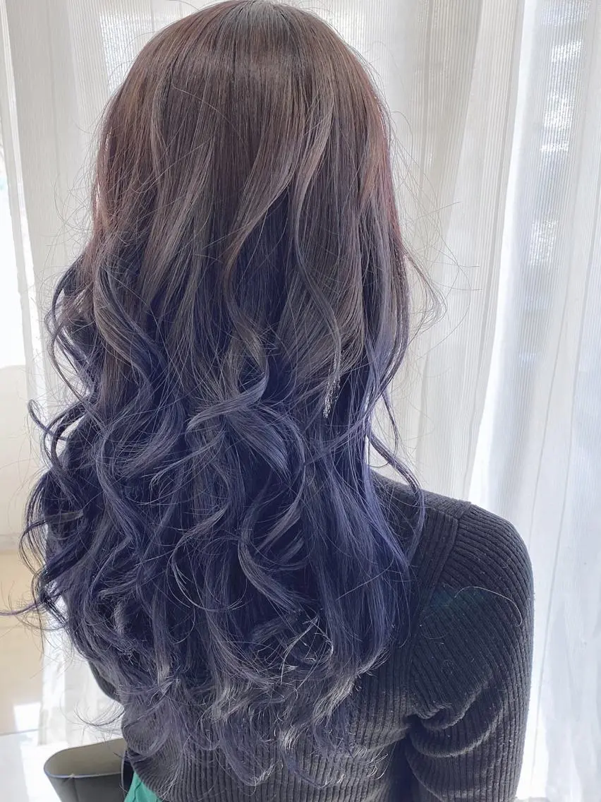 ロング カラー ヘアアレンジ ブルーカラー ブルージュ グラデーションカラー シールエクステ専門店 Spira藤崎宮のヘアスタイル