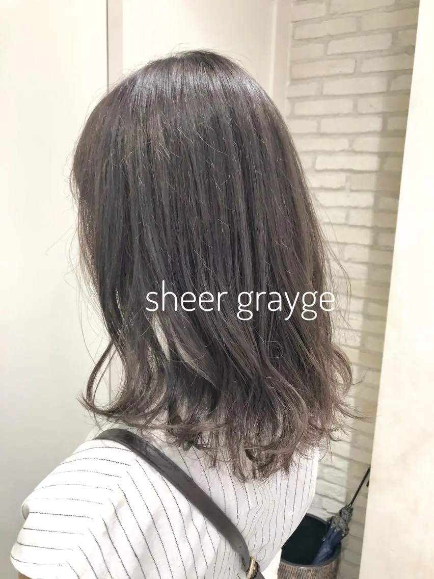 ミディアム カラー グレージュ 大平 美沙のヘアスタイル