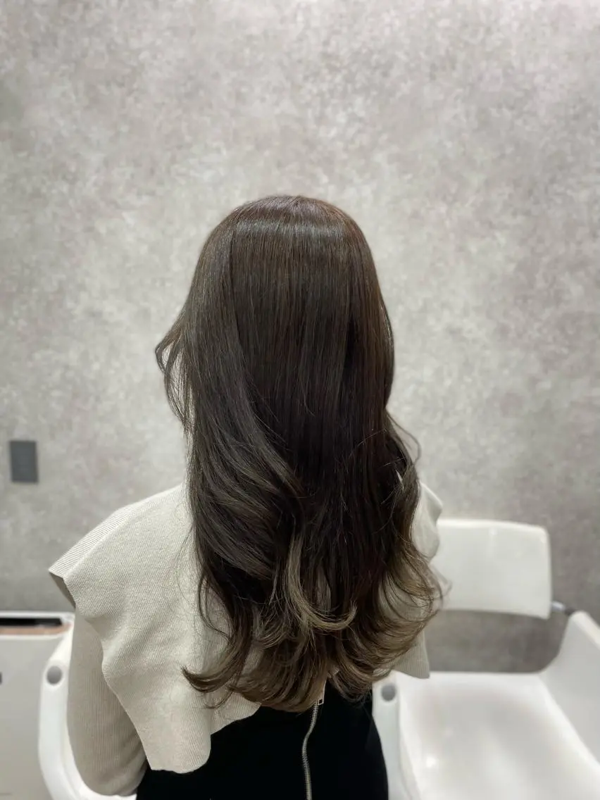 ロング カラー ベージュカラー ブリーチ 透明感カラー オリーブベージュ たなか りなのヘアスタイル
