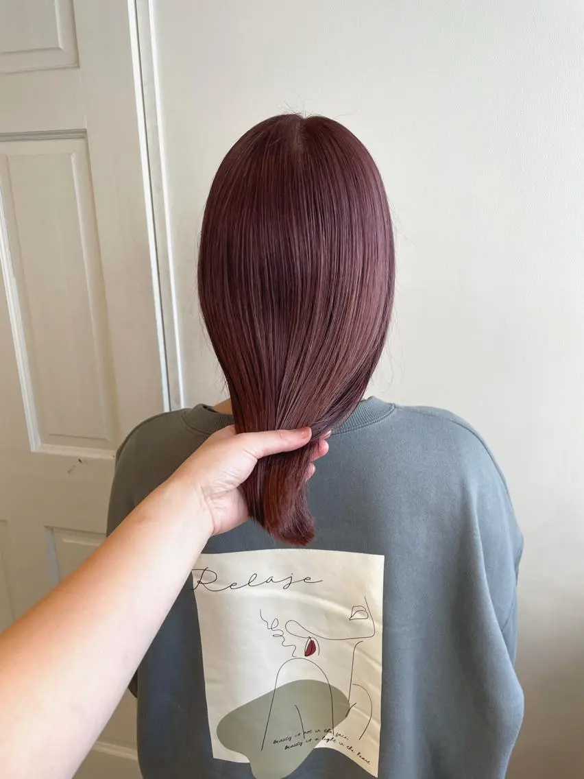 ミディアム カラー カット ヘアカラー トリートメント MIOベージュカラー 柔らかいカラーのヘアスタイル