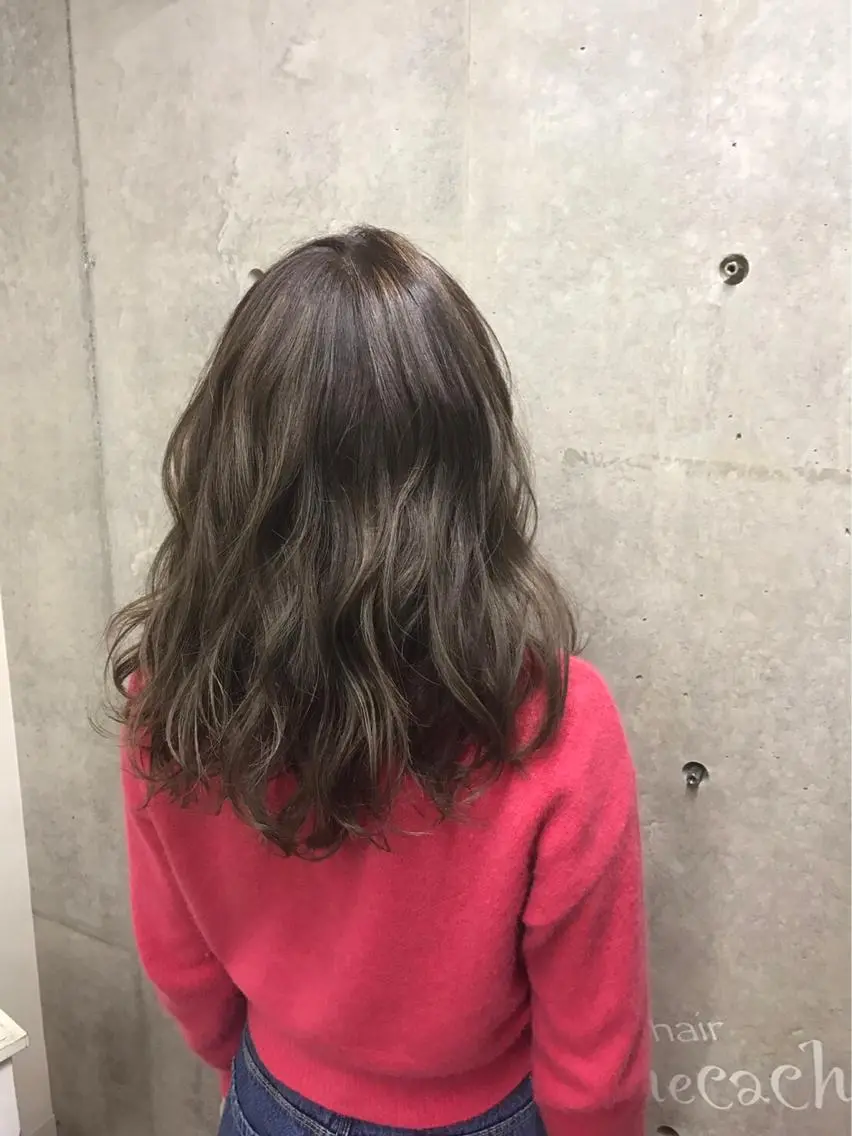 セミロング カラー ブリーチ ハイライトカラー ハイライト 及川 光のヘアスタイル