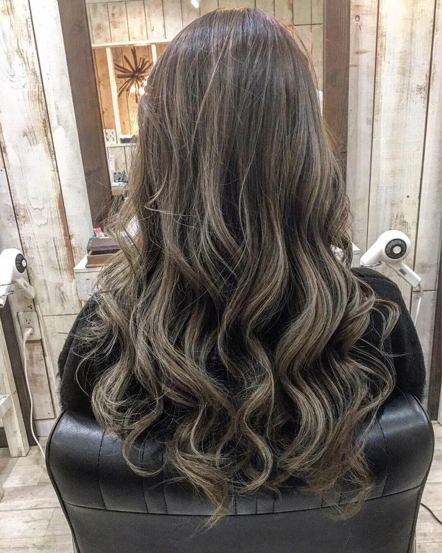 ロング 外国人風カラー ハイライト 鷺谷 玲奈のヘアスタイル