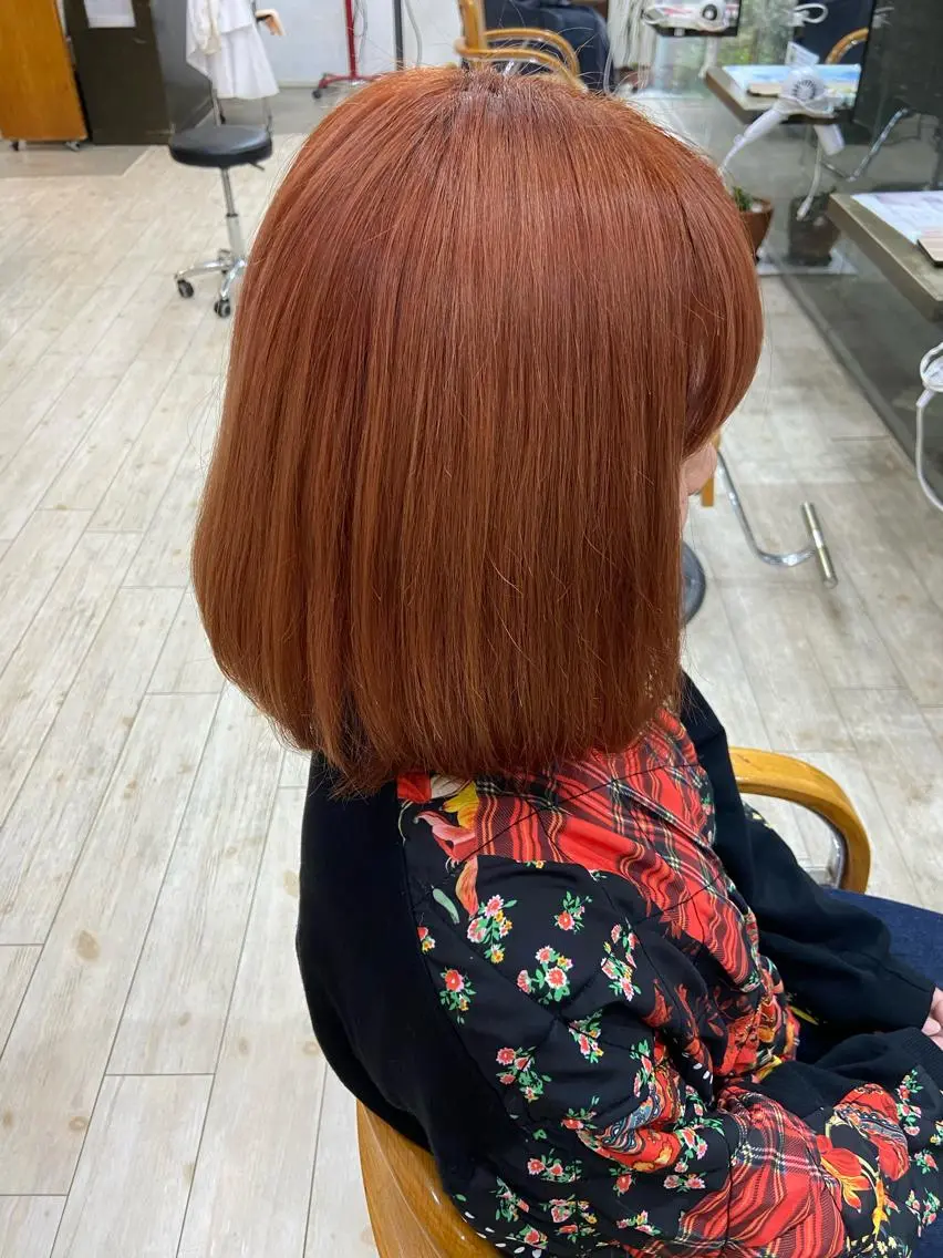 ミディアム カラー オレンジ 三浦 琴乃のヘアスタイル
