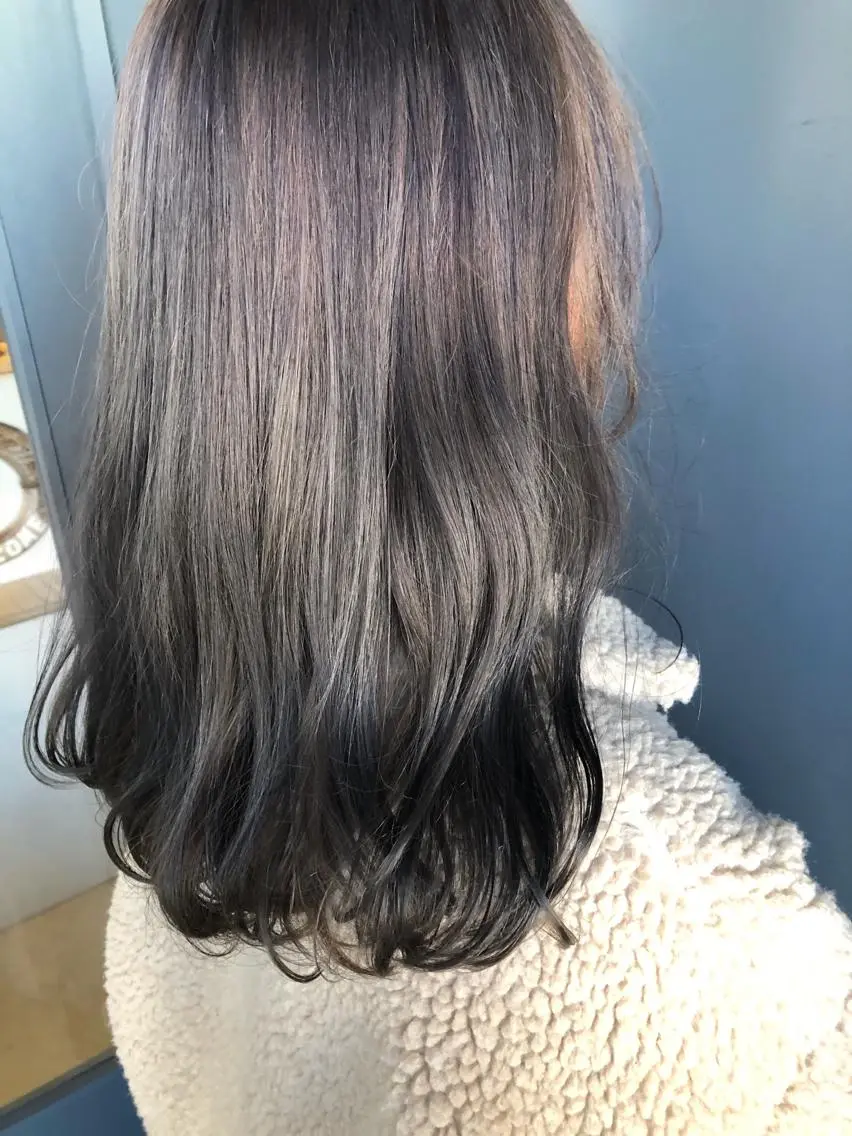 ミディアム カラー パープルカラー 女性リピ90%🍨 🩷佐藤みずきのヘアスタイル