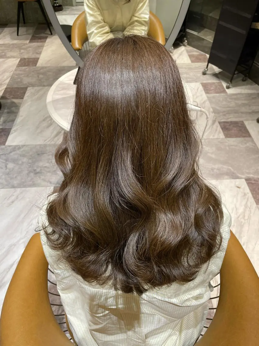 セミロング カラー ベージュカラー 黒髪 ブリーチ ブルーカラー ブルーブラック カット ヘアカラー トリートメント 木屋元一/透明感 /前髪/レイヤーのヘアスタイル