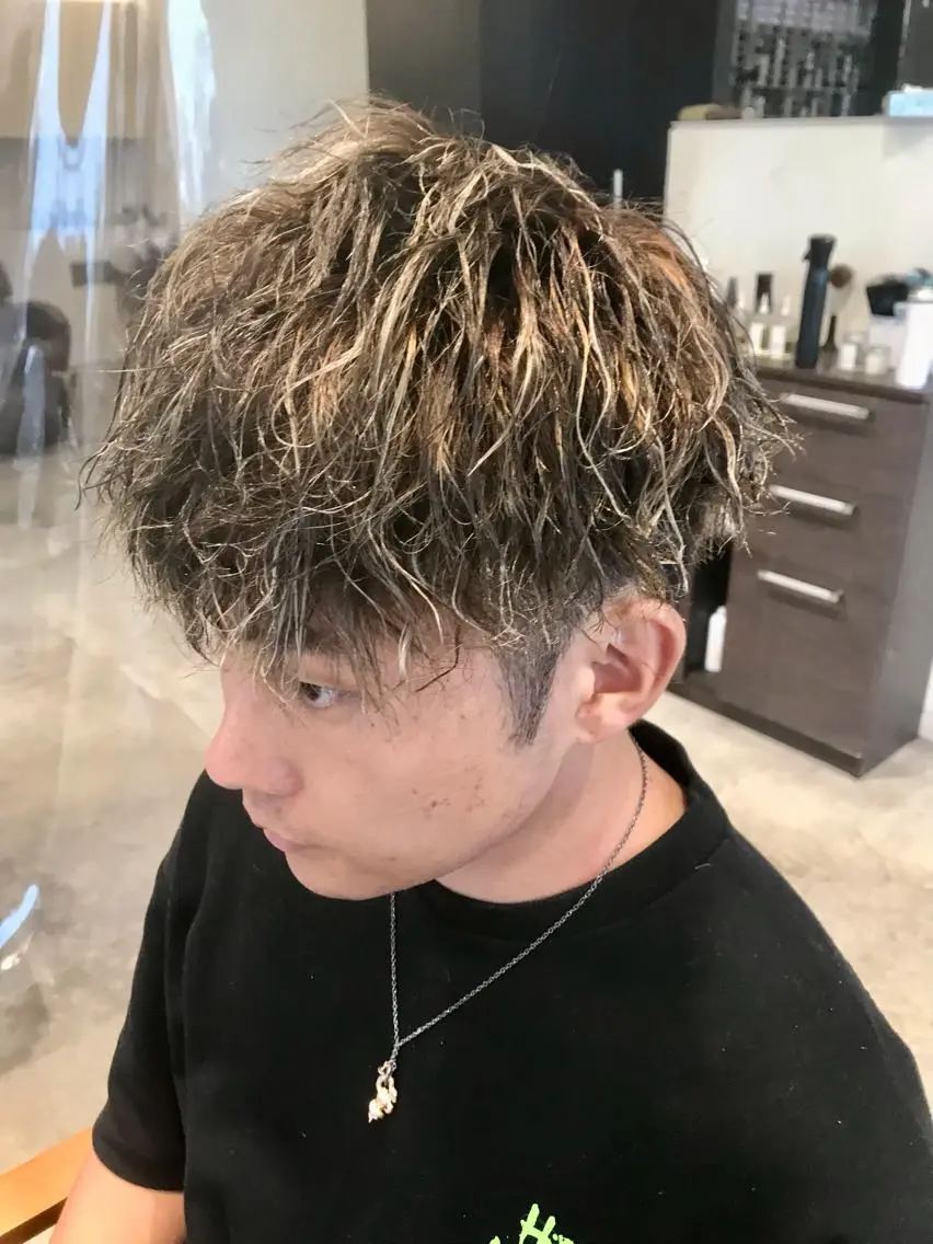 カラー パーマ メンズ メンズメッシュ メッシュ addict⭐️ 江川　颯也💎のヘアスタイル