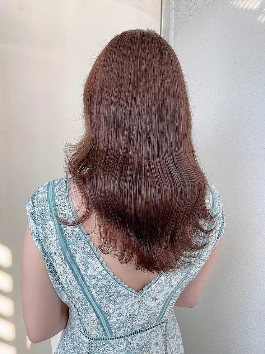 セミロング カラー ヘアカラー トリートメント 韓国🇰🇷レイヤー 映える顔周り🩷のヘアスタイル