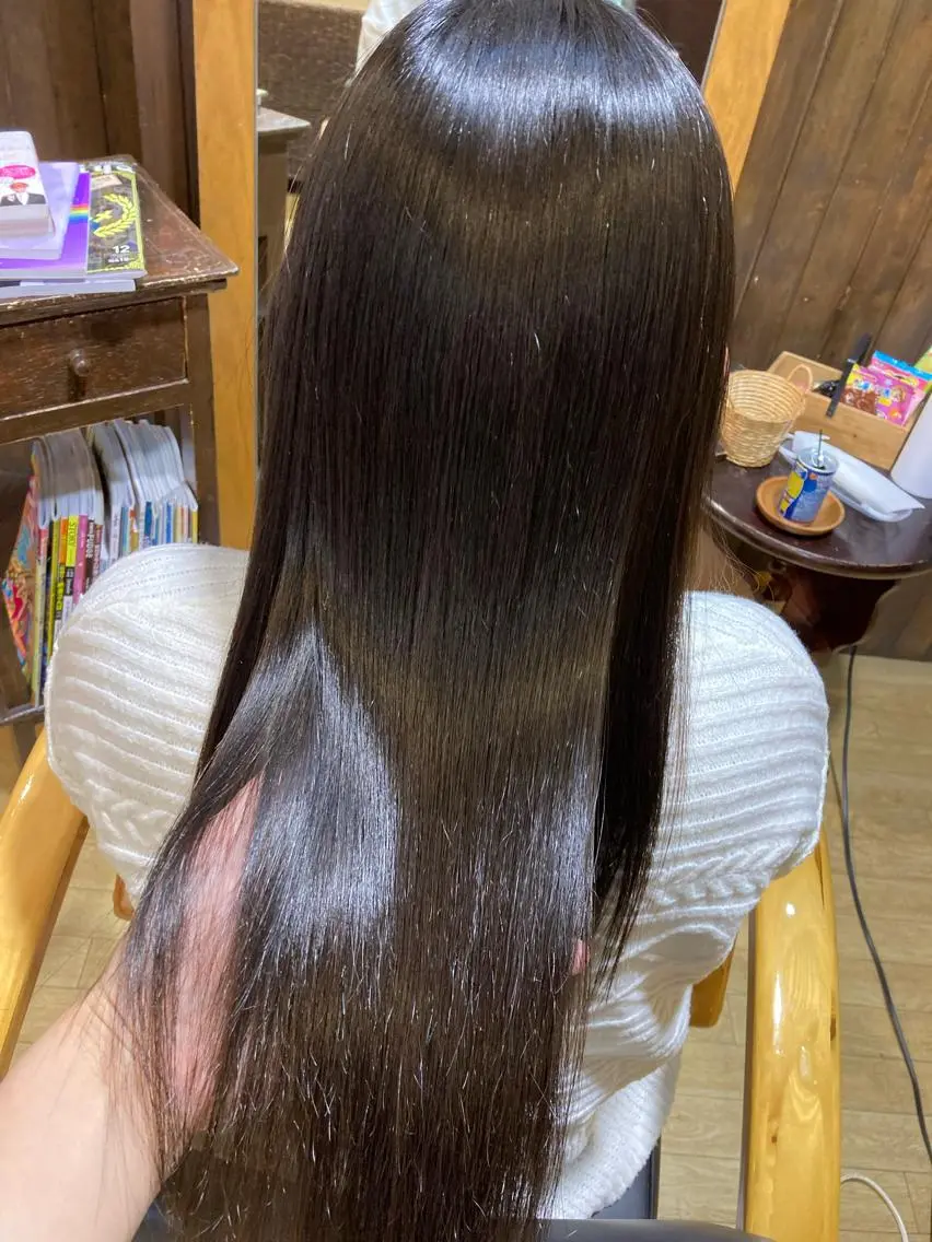 ロング カット 縮毛矯正 ルミ エールのヘアスタイル