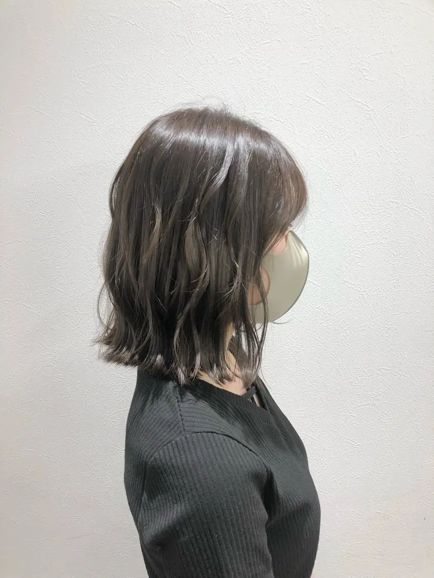 ミディアム カラー ブリーチ 透明感カラー グレージュ ブリーチなしカラー miyu✂︎Lien カットモデル募集中のヘアスタイル