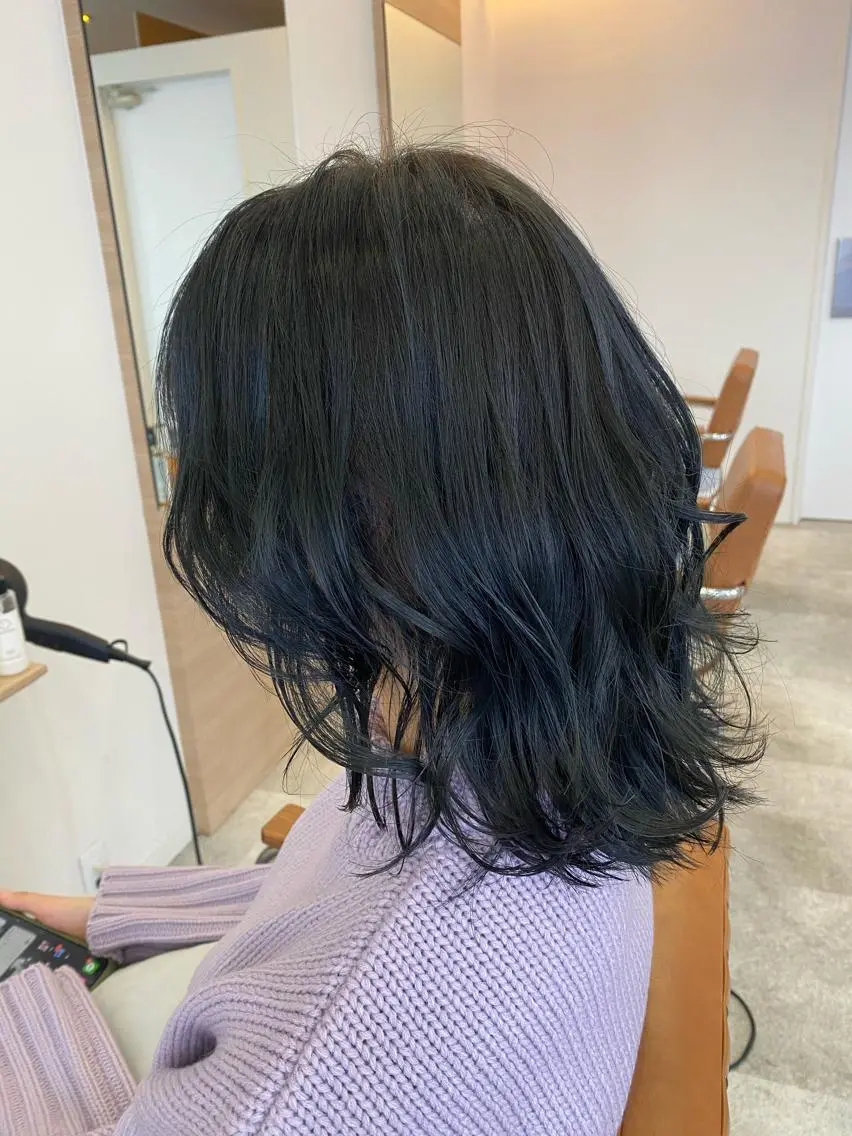 カラー & kuのヘアスタイル