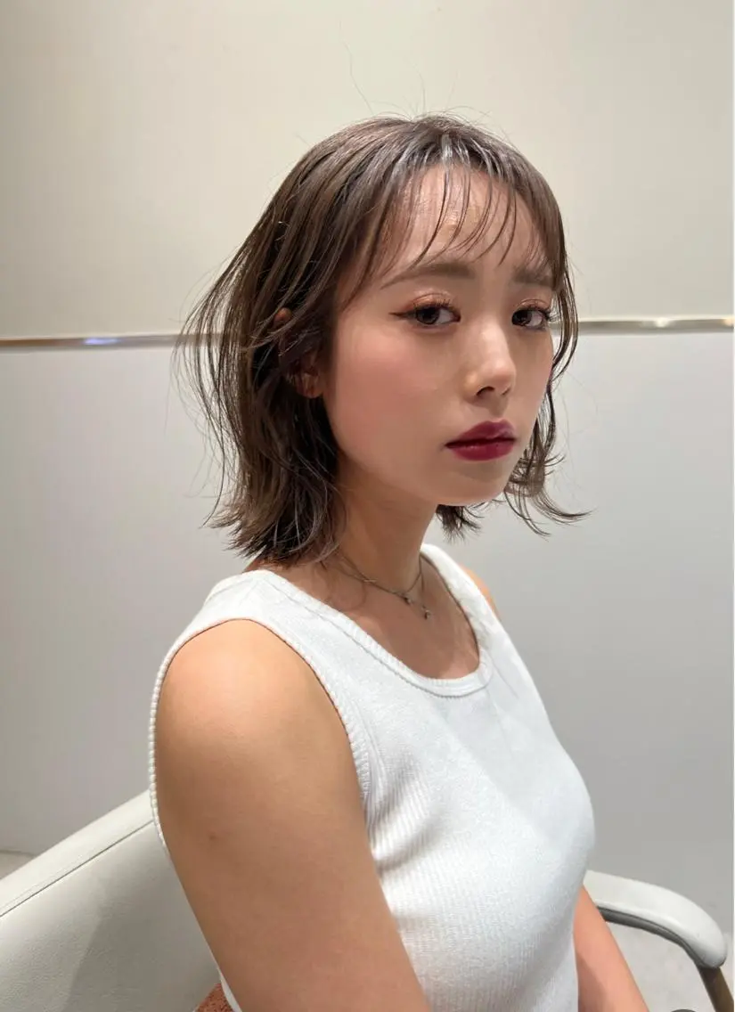 ミディアム カラー ベージュカラー 透明感カラー グレージュ ボブ カット ヘアカラー トリートメント レイヤー専門家 ダブルカラー修のヘアスタイル