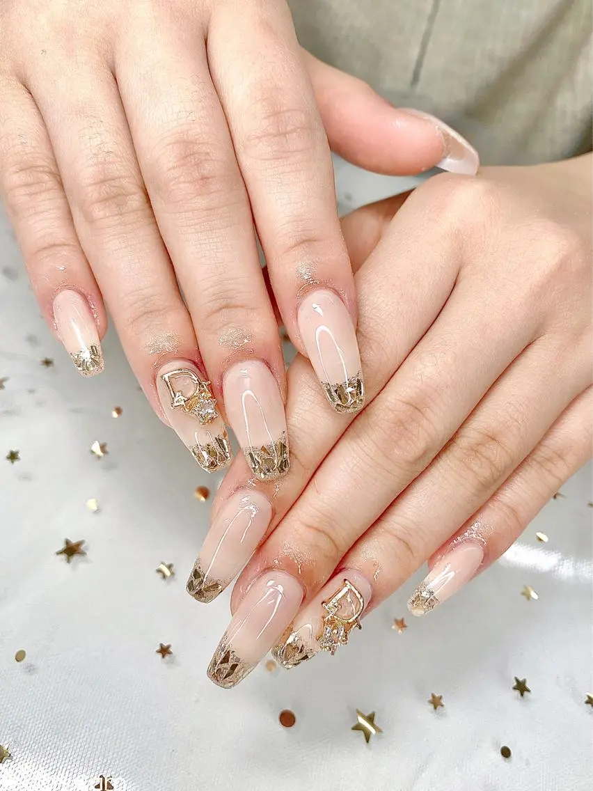 ネイル ハンドネイル I-nailロング /ワンホン/キラキラのネイルデザイン