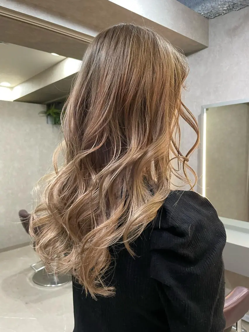 ロング ヘアセット nene .のヘアスタイル