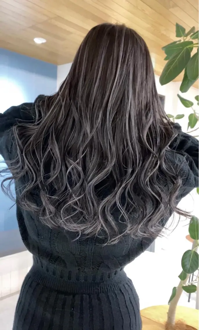 カラー ハイライトカラー FLEEK 安立徹のヘアスタイル