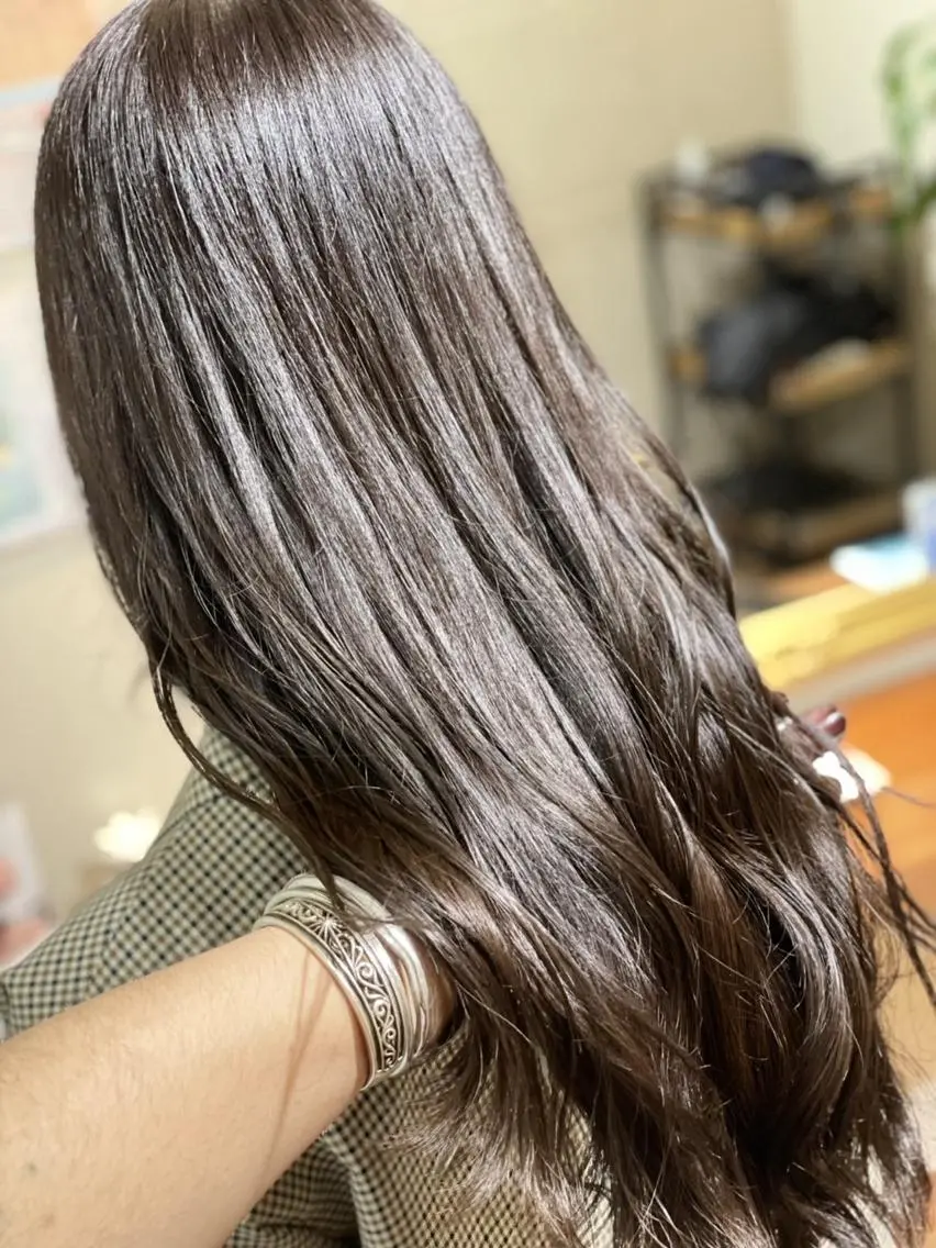 ロング カラー ブリーチ グレージュ ブリーチなしカラー カット ヘアカラー トリートメント ハイトーン得意😍 Lumiereのヘアスタイル